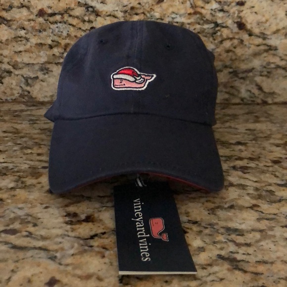 Vineyard Vines Other - Vineyard Vines Santa Whale Hat With Mistletoe!